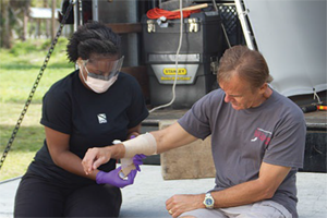 instructeur-soins-professionnel-sante-dan-first-aid-healthcare-instructor